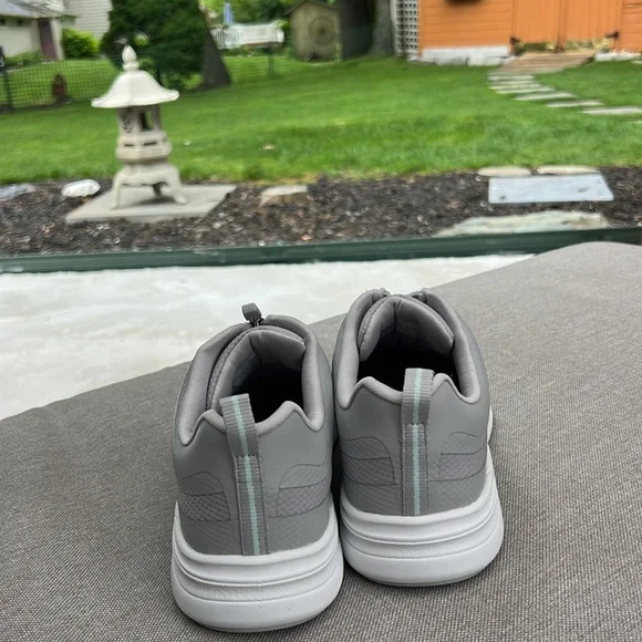 Brand new easy spirit sneakers - Picture 5 of 6